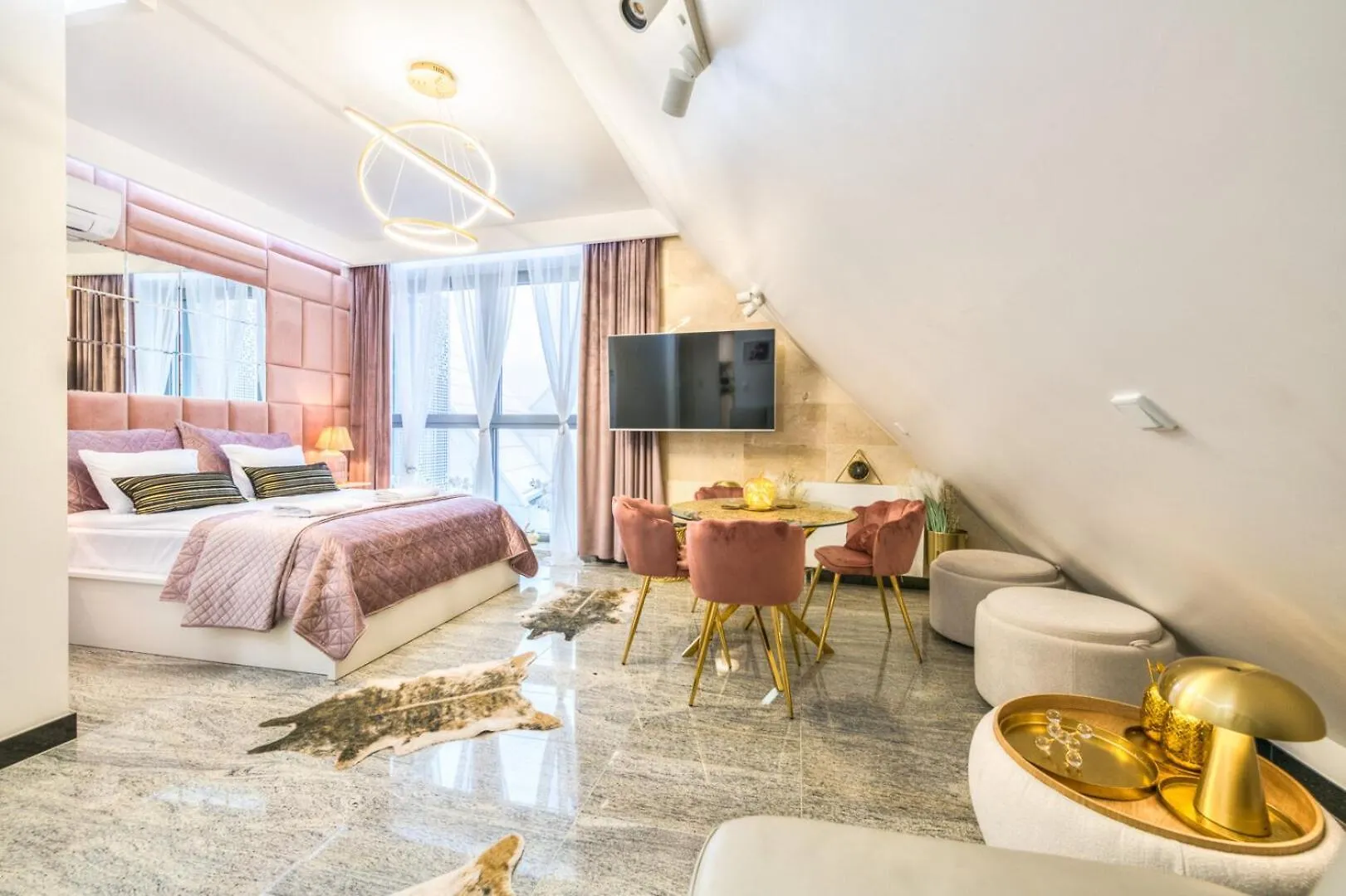 Premium Apartment Happiness On The Motlawa River Danzica